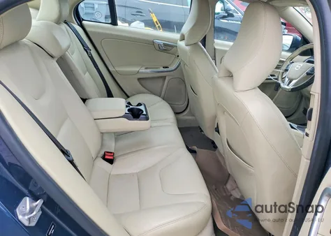 2015 Volvo S60 Premier z USA, uszkodzony, nr VIN YV1612TK4F1344959